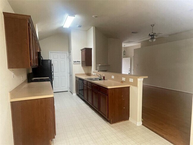 Building Photo - 1817 Sherwood Forest Cir