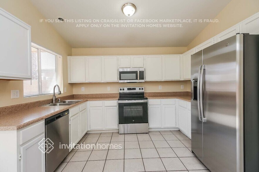 Building Photo - 11311 W Alice Ave