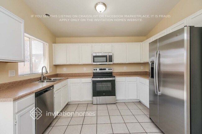 Building Photo - 11311 W Alice Ave