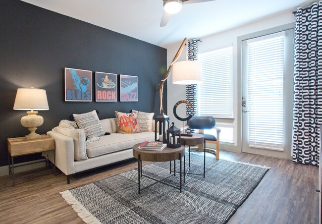 Building Photo - Residences at Saltillo