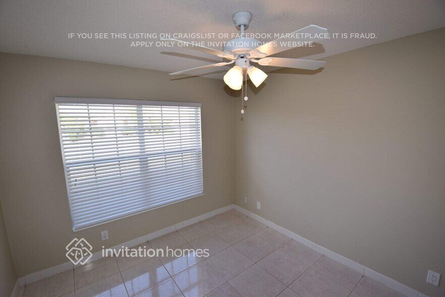 Building Photo - 9568 E Lake Dr
