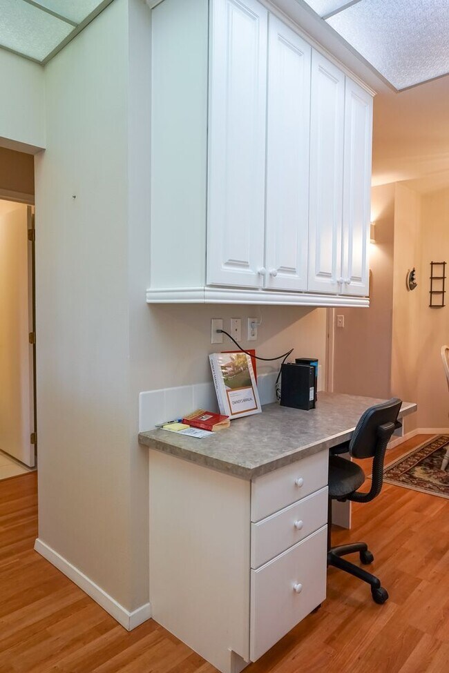 Building Photo - Coeur d'Alene North Condo - Furnished 2 be...