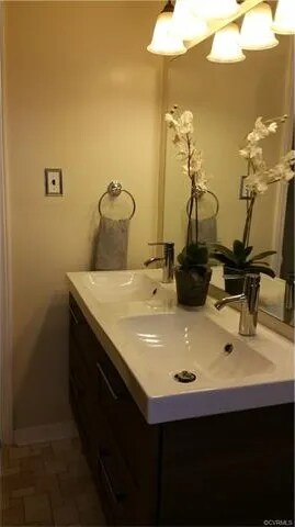 Building Photo - 1309 Stoneycreek Dr