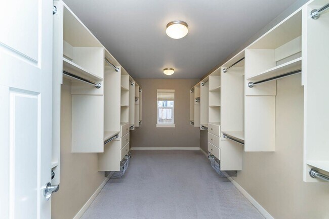 Building Photo - 5Bd/3Ba Lynnwood House