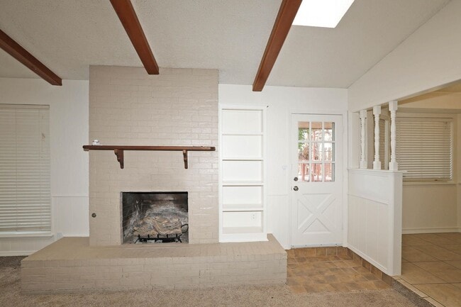 Building Photo - Beautiful 4 bedroom rental in Puckett West!