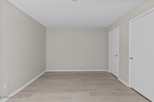 Building Photo - 601 Mistletoe Ave