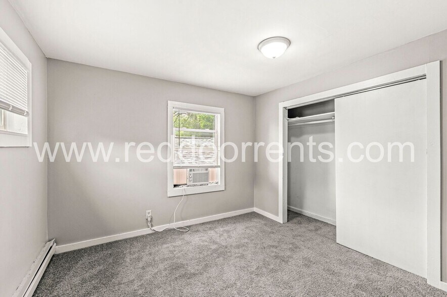 Building Photo - 970 Edgemont Ave