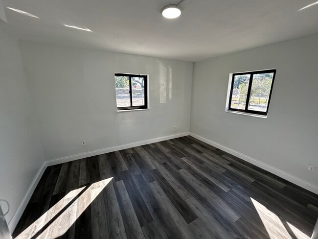 Building Photo - WEJ 13550 LLC - 18255