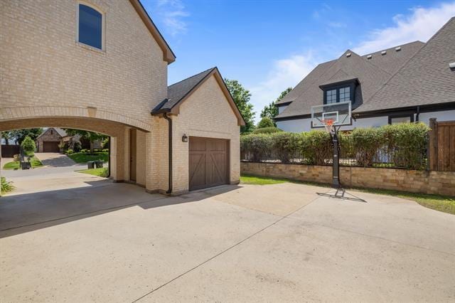 Building Photo - 204 Old Grove Rd