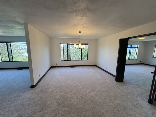 Building Photo - "Charming Lafayette Retreat: 3-Bedroom Hom...