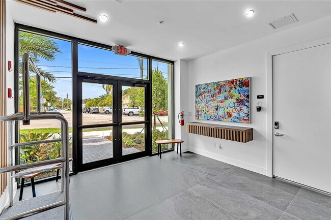 Building Photo - 2100 Miami Rd