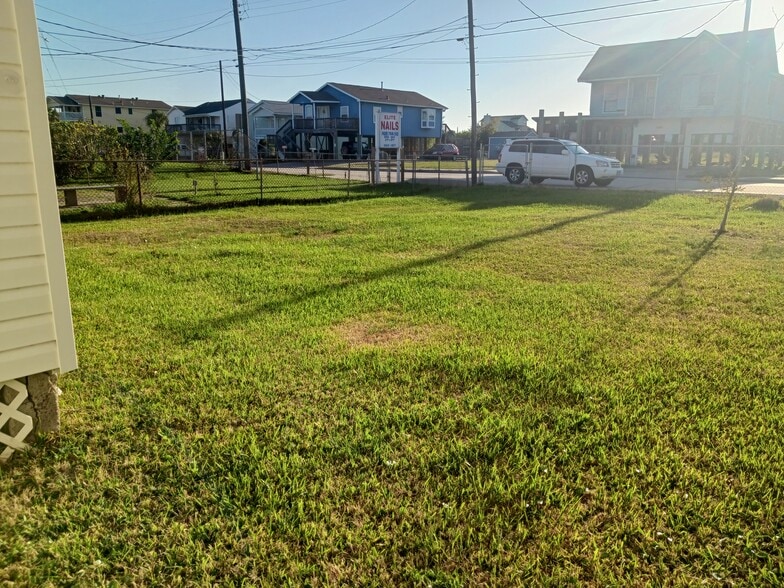 Building Photo - 2109 Victory St