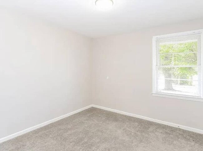 Building Photo - 2451 Juniper Dr