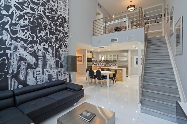 Building Photo - 2020 N Bayshore Dr