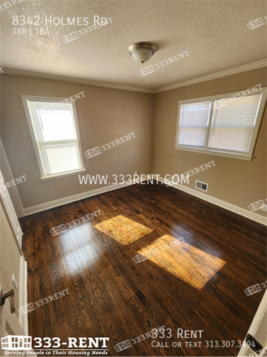 Building Photo - 8342 Holmes Rd