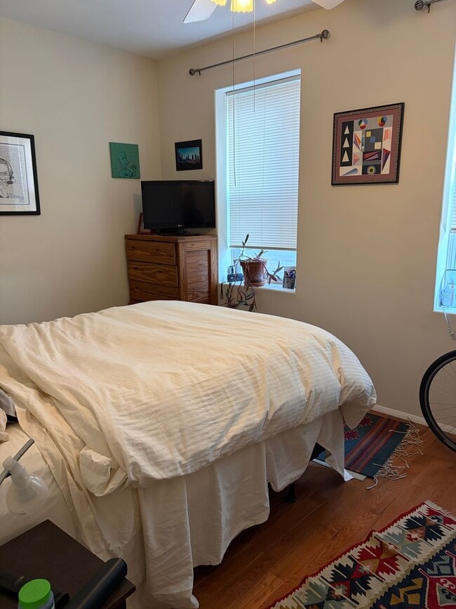 Building Photo - Queen Village - Fabric Row - 1  Bedroom 1 Bath Apartment