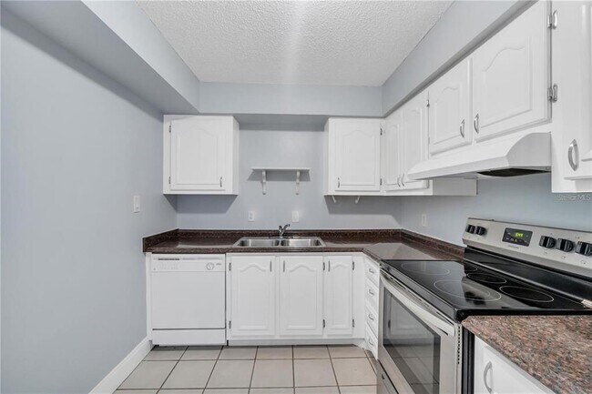 Building Photo - 542 Orange Dr