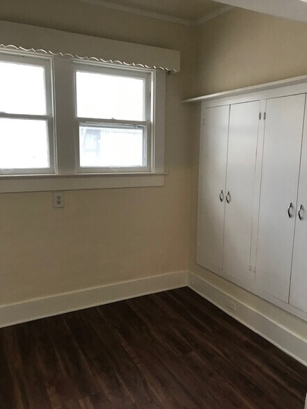 Breakfast Nook - 710 N Maple St