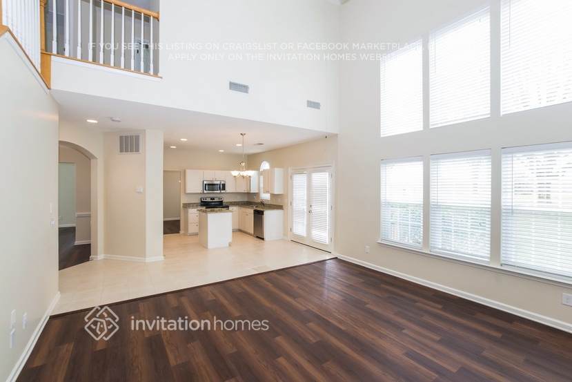 Building Photo - 15832 Hollingbourne Rd