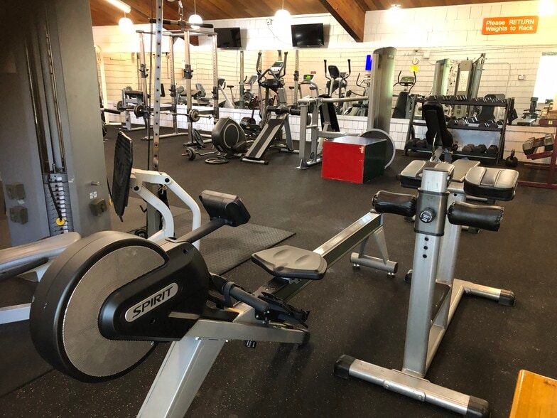 Building Photo - 6479 137th Ave NE