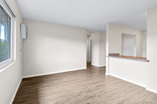 Building Photo - 1356 Monte Vista Ave