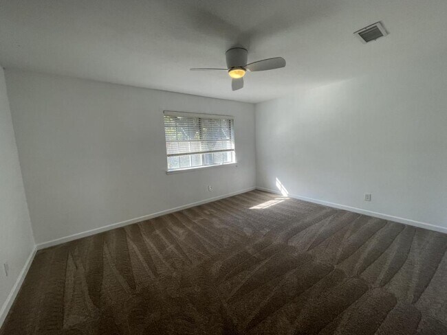 Building Photo - 292 Westview Terrace