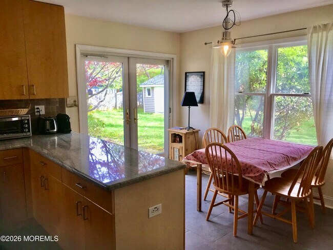 Building Photo - 145 Kemp Ave