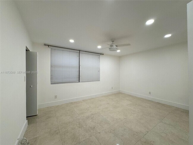 Building Photo - 3768 NE 167th St