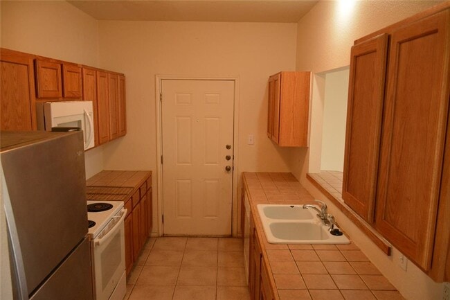 Building Photo - 112 Sandstone Dr