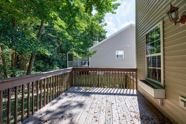 Building Photo - 520 Wyndham Dr