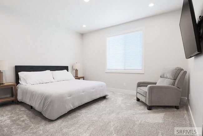 Building Photo - COMPLETELY FURNISHED HOME FOR RENT IN SUGA...