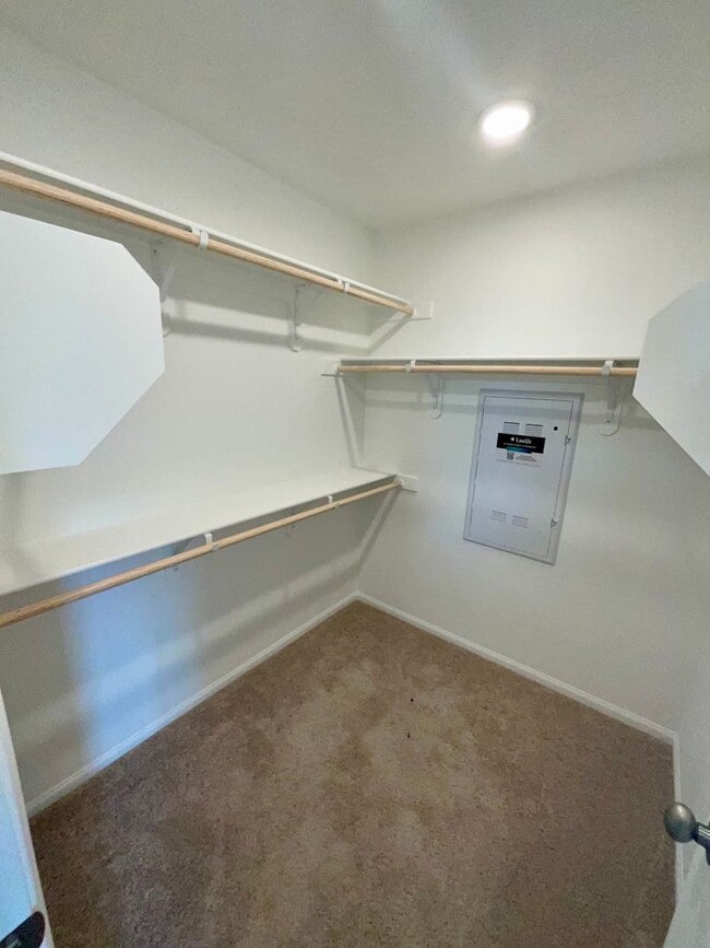 Building Photo - Charming Newer 3 bedroom House