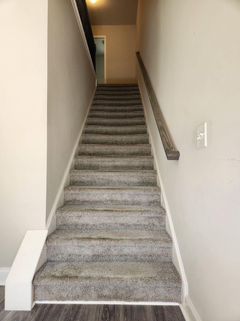 Building Photo - 302 Cashes Dr