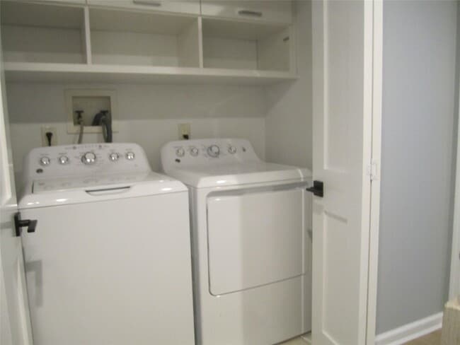 Building Photo - 163 Windward Ct S