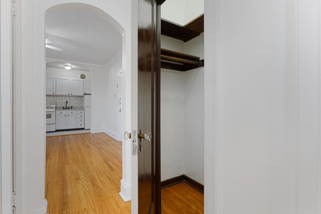 Building Photo - 2342 N Spaulding Ave
