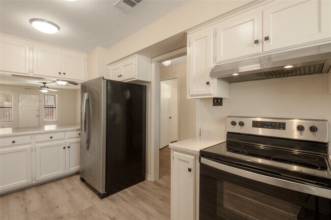 Building Photo - 1401 Ave O