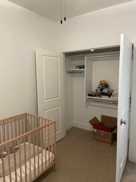 Building Photo - 841 S Scarlet Oak Ln