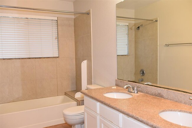 Building Photo - 2811 Grants River Cir