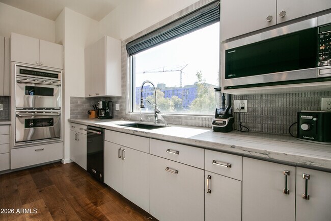 Building Photo - 4201 N Marshall Way