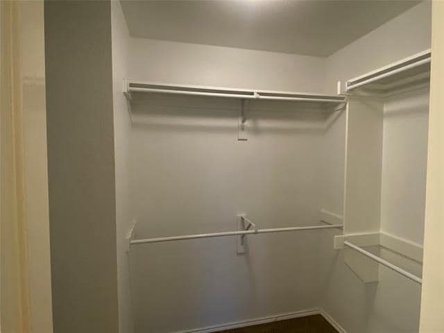 Building Photo - 2725 Hyde Park Dr