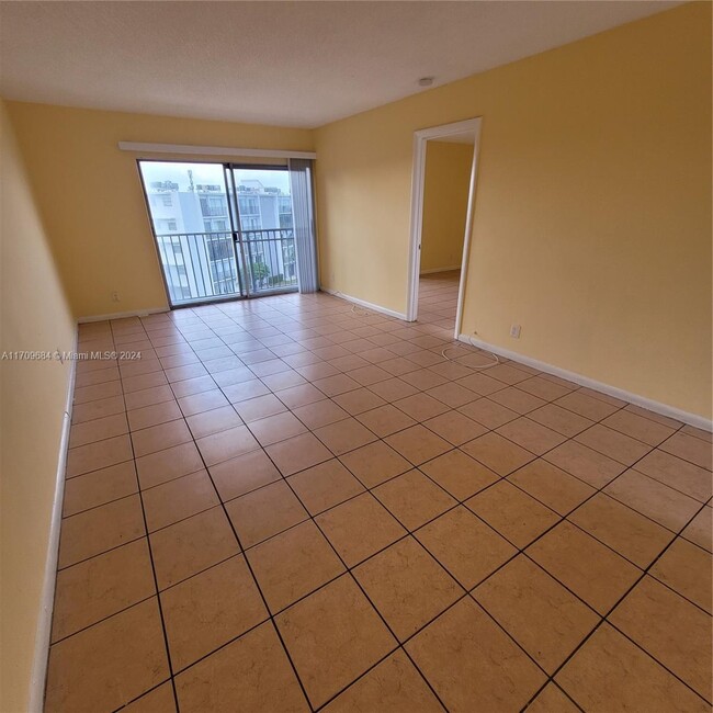 Building Photo - 2 bedroom in Miramar FL 33025