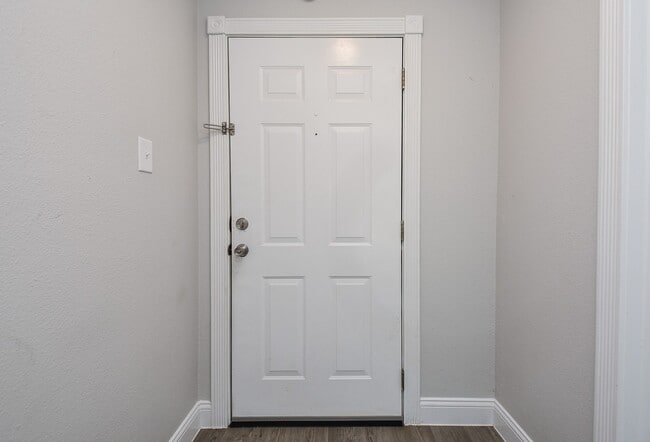 Building Photo - 13151 Walden Rd