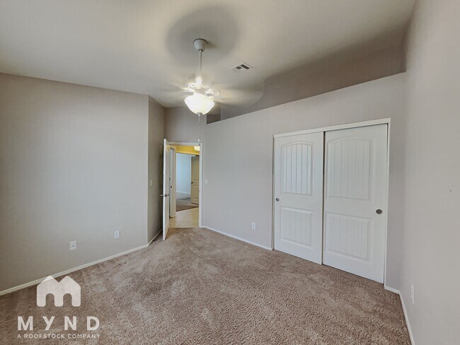 Building Photo - 212 Sandpiper Village Way