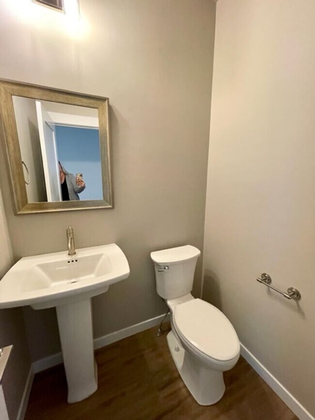 Building Photo - Lucia Duplex - 61522-LUCI-00