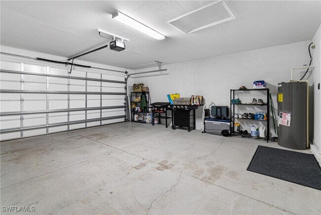 Building Photo - 14028 Hunter Oak Dr