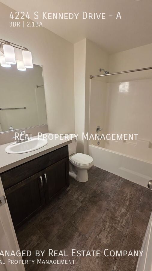 Building Photo - 4224 S Kennedy Dr