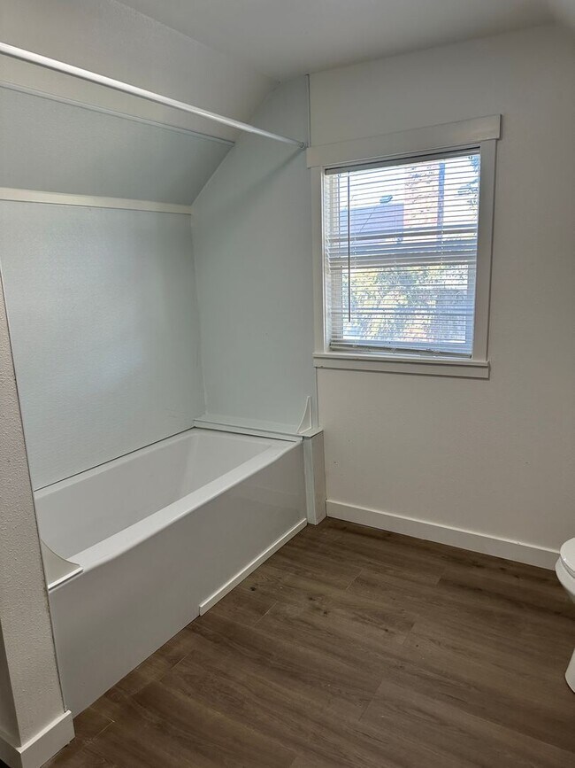 Building Photo - Completely remodeled Adorable home in Conv...