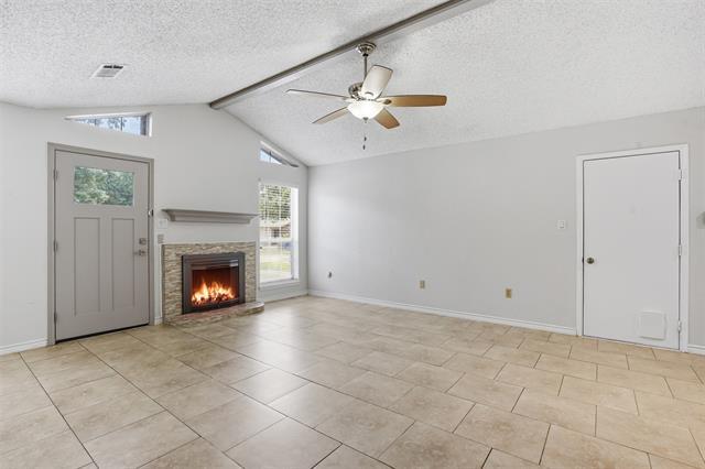 Building Photo - 1122 Hidden Creek Dr