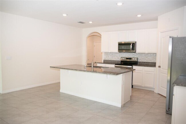 Building Photo - 3383 Hammond Pt