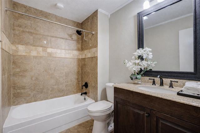 Building Photo - 1208 Crestwood Ct